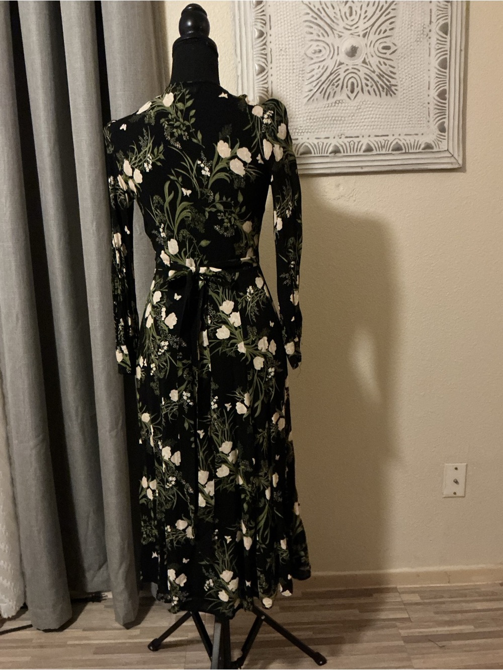 Reformation Susanna dress - Picture 5 of 14